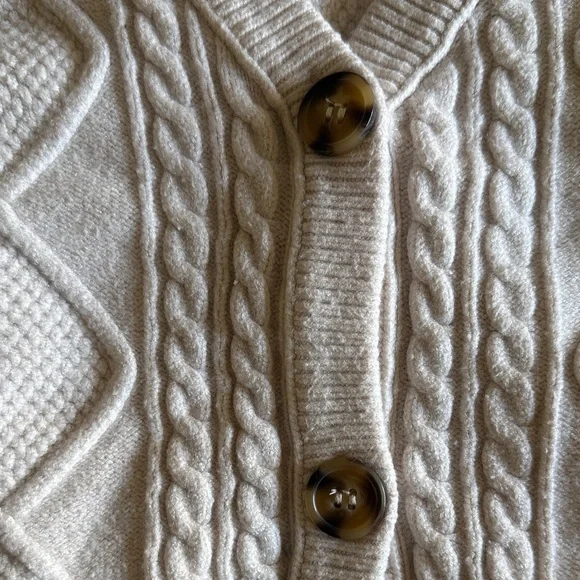 RSQ Cream Cable Knit V-Neck Sweater Vest - Picture 3 of 7